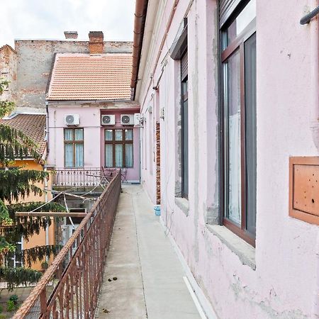 Roman Flat Oradea Luaran gambar