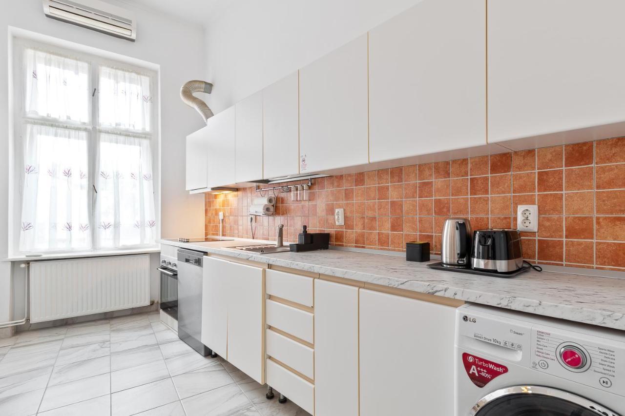 Roman Flat Oradea Luaran gambar